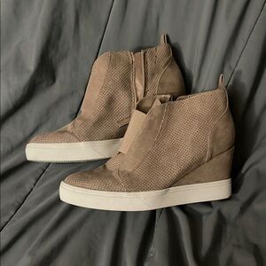 Women's Tan Wedge Sneakers
